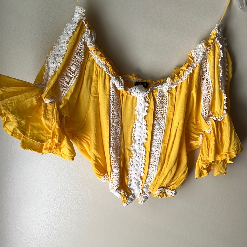 Strapless Yellow Puffy Shirt